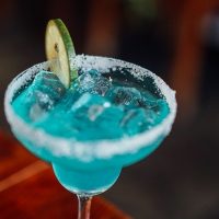 bar-1839361_640